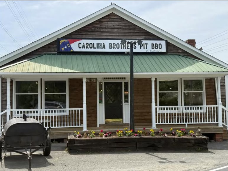 Carolina Brothers Pit Barbeque 2